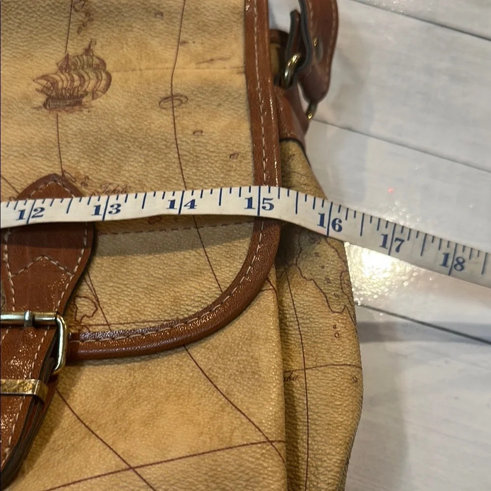 The Columbus Collection by Bagoda VTG Leather Messenger Bag